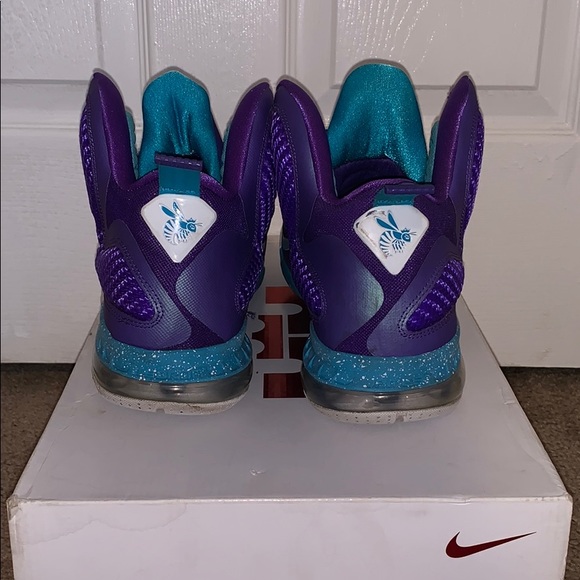 Nike, LeBron 9 Hornets - Picture 3 of 8